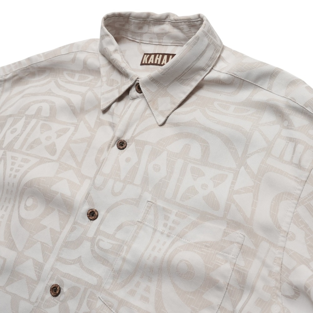 Kahala Short Sleeve Button Up Men Medium Hawaiian Shirt Tan Tiki Print Aloha